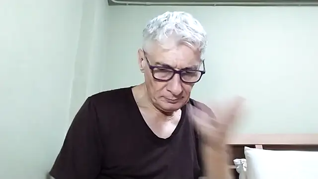 Snapshot of BIGUNCUTHARDCOCK chatting on December 2025 01:58:02 PM BIGUNCUTHARDCOCK online show from December 2025 01:58:02 PM