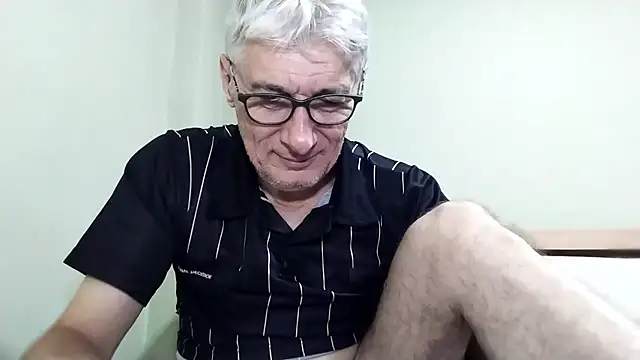 Snapshot of BIGUNCUTHARDCOCK chatting on January 2026 02:07:01 AM BIGUNCUTHARDCOCK online show from January 2026 02:07:01 AM