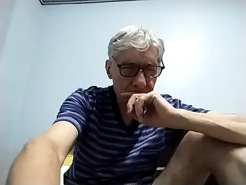 Snapshot of BIGUNCUTHARDCOCK chatting on September 2025 01:27:01 PM BIGUNCUTHARDCOCK online show from September 2025 01:27:01 PM