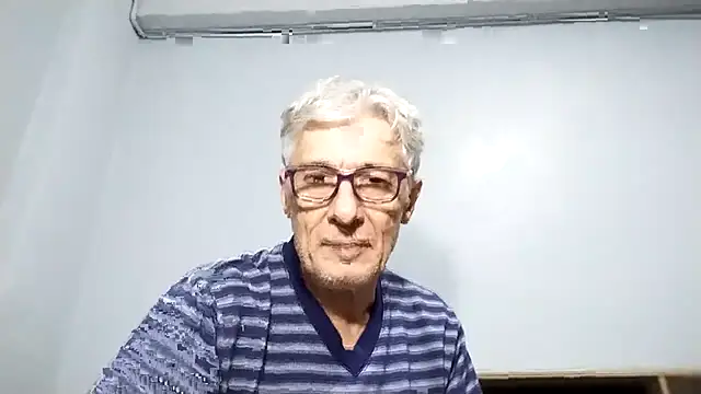 Snapshot of BIGUNCUTHARDCOCK chatting on September 2025 01:28:02 PM BIGUNCUTHARDCOCK online show from September 2025 01:28:02 PM