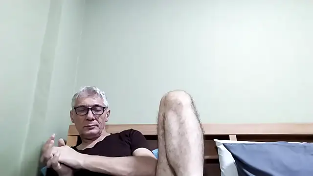 Snapshot of BIGUNCUTHARDCOCK chatting on October 2025 11:45:02 AM BIGUNCUTHARDCOCK online show from October 2025 11:45:02 AM
