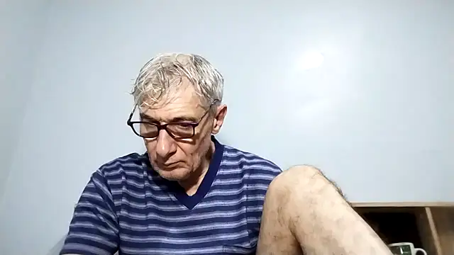 Snapshot of BIGUNCUTHARDCOCK chatting on September 2025 12:58:01 AM BIGUNCUTHARDCOCK online show from September 2025 12:58:01 AM