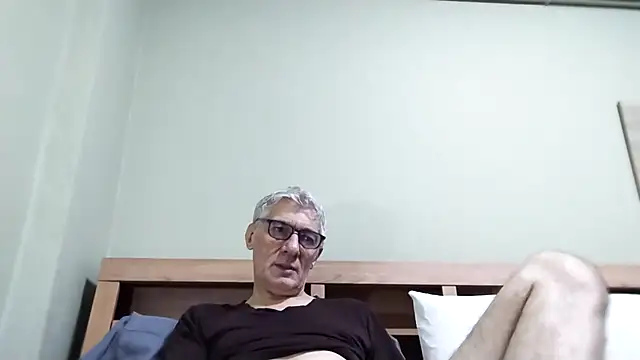 BIGUNCUTHARDCOCK online show from November 2025 01:48:02 AM