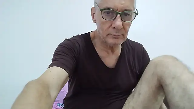 BIGUNCUTHARDCOCK online show from June 2026 12:00:02 AM