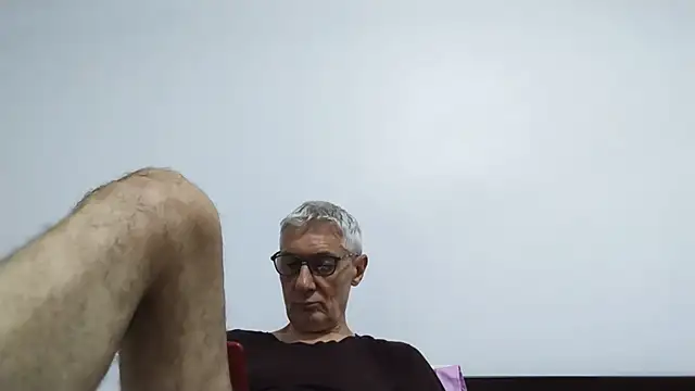 BIGUNCUTHARDCOCK online show from July 2026 12:00:01 AM