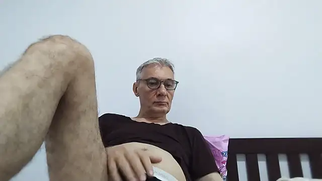 BIGUNCUTHARDCOCK online show from May 2026 01:33:01 AM