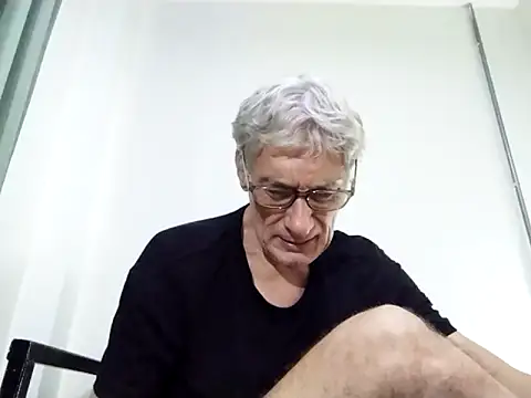 Snapshot of BIGUNCUTHARDCOCK chatting on March 2025 04:07:02 AM BIGUNCUTHARDCOCK online show from March 2025 04:07:02 AM