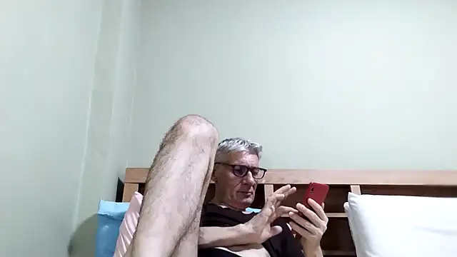 Snapshot of BIGUNCUTHARDCOCK chatting on December 2025 02:08:02 PM BIGUNCUTHARDCOCK online show from December 2025 02:08:02 PM