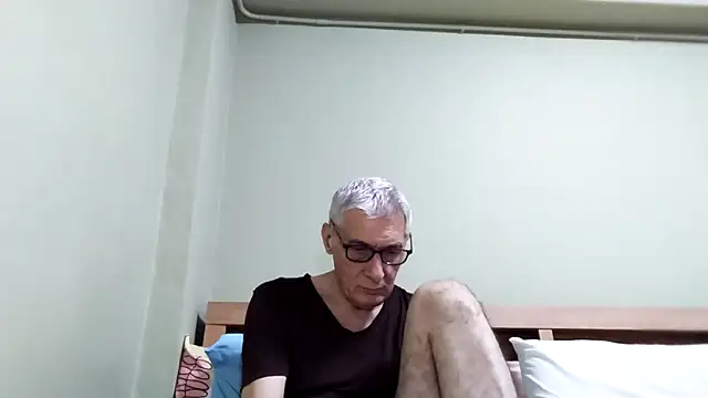 Snapshot of BIGUNCUTHARDCOCK chatting on January 2026 01:58:02 PM BIGUNCUTHARDCOCK online show from January 2026 01:58:02 PM