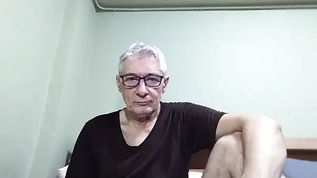 Snapshot of BIGUNCUTHARDCOCK chatting on October 2025 12:12:01 AM BIGUNCUTHARDCOCK online show from October 2025 12:12:01 AM