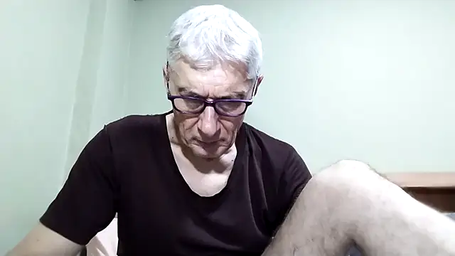 Snapshot of BIGUNCUTHARDCOCK chatting on October 2025 01:56:01 PM BIGUNCUTHARDCOCK online show from October 2025 01:56:01 PM