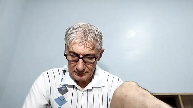 Snapshot of BIGUNCUTHARDCOCK chatting on September 2025 02:22:02 AM BIGUNCUTHARDCOCK online show from September 2025 02:22:02 AM