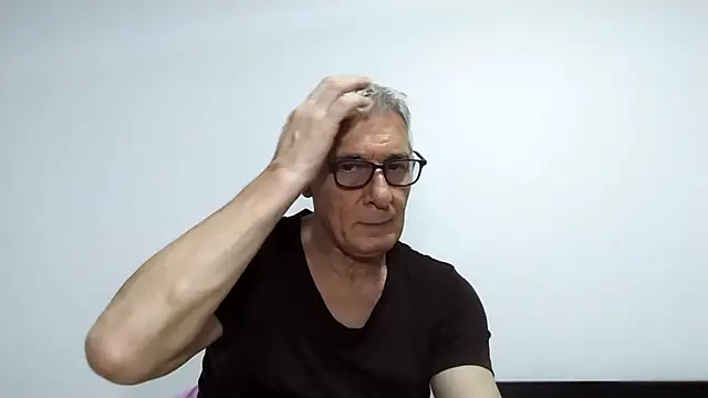 BIGUNCUTHARDCOCK online show from April 2026 02:18:02 PM