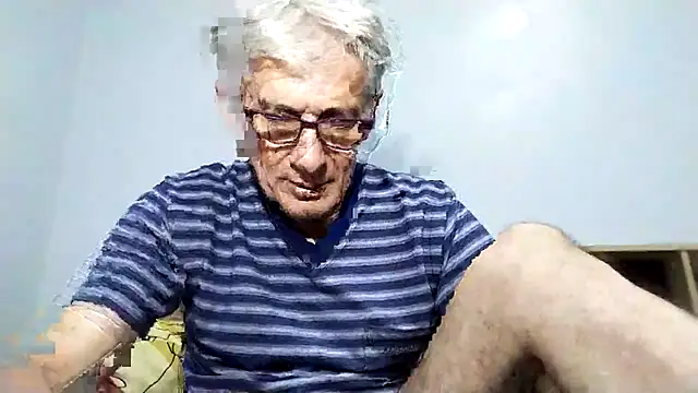 Snapshot of BIGUNCUTHARDCOCK chatting on September 2025 01:06:01 PM BIGUNCUTHARDCOCK online show from September 2025 01:06:01 PM