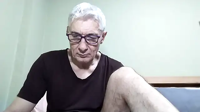 Snapshot of BIGUNCUTHARDCOCK chatting on October 2025 02:24:01 AM BIGUNCUTHARDCOCK online show from October 2025 02:24:01 AM