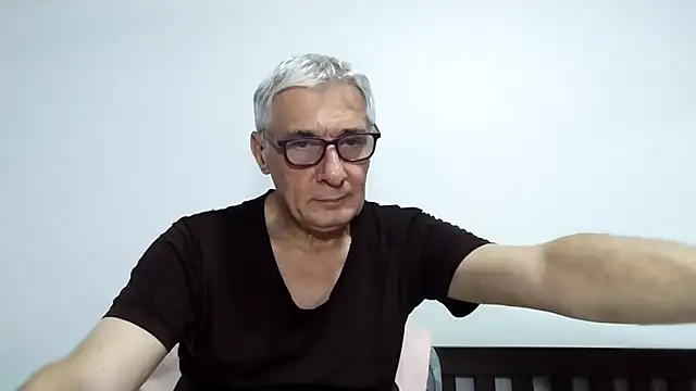 BIGUNCUTHARDCOCK online show from April 2026 02:13:01 PM