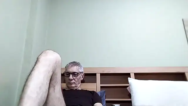 Snapshot of BIGUNCUTHARDCOCK chatting on October 2025 12:56:02 AM BIGUNCUTHARDCOCK online show from October 2025 12:56:02 AM