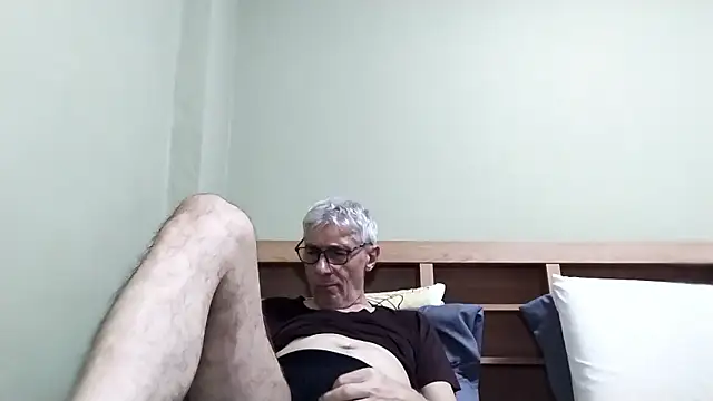 Snapshot of BIGUNCUTHARDCOCK chatting on January 2026 02:01:02 PM BIGUNCUTHARDCOCK online show from January 2026 02:01:02 PM