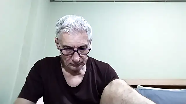 BIGUNCUTHARDCOCK online show from October 2025 01:17:01 AM