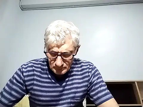 Snapshot of BIGUNCUTHARDCOCK chatting on September 2025 12:38:02 PM BIGUNCUTHARDCOCK online show from September 2025 12:38:02 PM