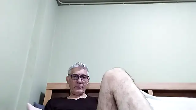 Snapshot of BIGUNCUTHARDCOCK chatting on October 2025 12:45:02 AM BIGUNCUTHARDCOCK online show from October 2025 12:45:02 AM