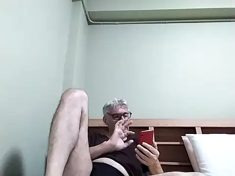 Snapshot of BIGUNCUTHARDCOCK chatting on January 2026 02:46:01 PM BIGUNCUTHARDCOCK online show from January 2026 02:46:01 PM