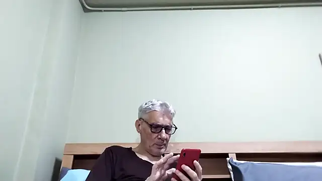 Snapshot of BIGUNCUTHARDCOCK chatting on October 2025 04:56:02 AM BIGUNCUTHARDCOCK online show from October 2025 04:56:02 AM