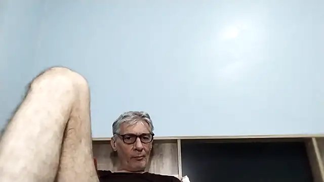 Snapshot of BIGUNCUTHARDCOCK chatting on September 2025 01:33:01 AM BIGUNCUTHARDCOCK online show from September 2025 01:33:01 AM