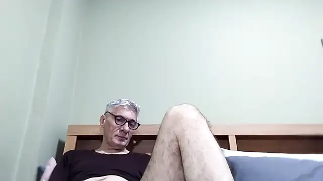 Snapshot of BIGUNCUTHARDCOCK chatting on October 2025 03:41:02 AM BIGUNCUTHARDCOCK online show from October 2025 03:41:02 AM