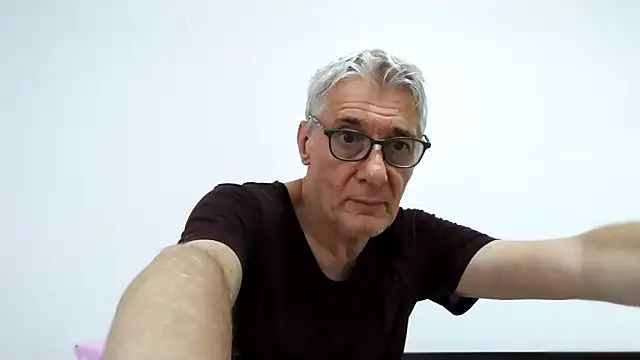 BIGUNCUTHARDCOCK online show from May 2026 01:03:01 AM