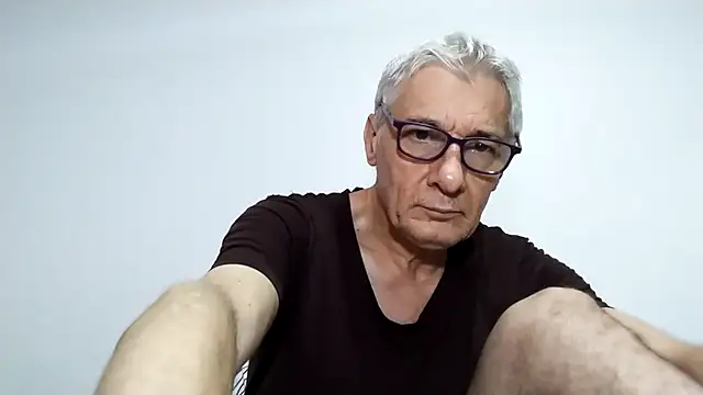 Snapshot of BIGUNCUTHARDCOCK chatting on February 2026 12:23:01 AM BIGUNCUTHARDCOCK online show from February 2026 12:23:01 AM