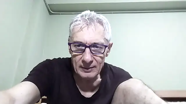 Snapshot of BIGUNCUTHARDCOCK chatting on October 2025 02:37:02 AM BIGUNCUTHARDCOCK online show from October 2025 02:37:02 AM