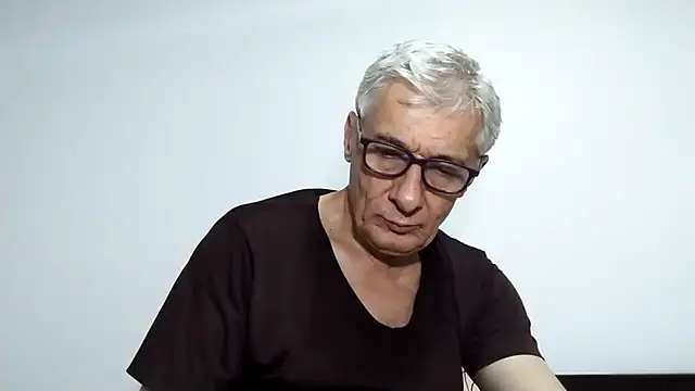 Snapshot of BIGUNCUTHARDCOCK chatting on February 2026 02:39:01 PM BIGUNCUTHARDCOCK online show from February 2026 02:39:01 PM