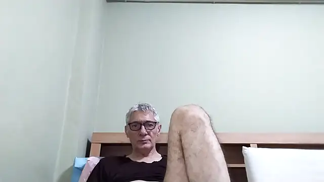 Snapshot of BIGUNCUTHARDCOCK chatting on December 2025 02:22:01 AM BIGUNCUTHARDCOCK online show from December 2025 02:22:01 AM