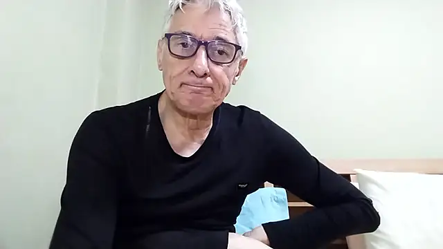 Snapshot of BIGUNCUTHARDCOCK chatting on January 2026 02:40:01 AM BIGUNCUTHARDCOCK online show from January 2026 02:40:01 AM