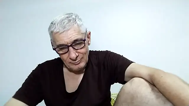 Snapshot of BIGUNCUTHARDCOCK chatting on February 2026 01:44:01 PM BIGUNCUTHARDCOCK online show from February 2026 01:44:01 PM