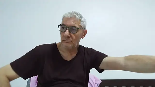 BIGUNCUTHARDCOCK online show from May 2026 11:56:01 PM