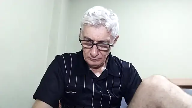 Snapshot of BIGUNCUTHARDCOCK chatting on January 2026 12:25:01 AM BIGUNCUTHARDCOCK online show from January 2026 12:25:01 AM