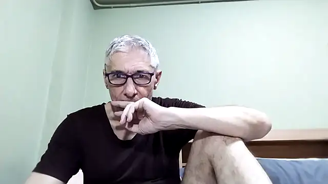 Snapshot of BIGUNCUTHARDCOCK chatting on October 2025 03:08:01 AM BIGUNCUTHARDCOCK online show from October 2025 03:08:01 AM