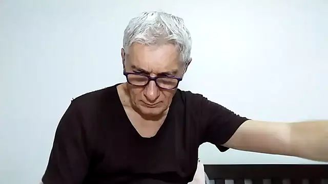 BIGUNCUTHARDCOCK online show from April 2026 02:18:01 AM