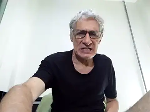 Snapshot of BIGUNCUTHARDCOCK chatting on March 2025 04:29:02 AM BIGUNCUTHARDCOCK online show from March 2025 04:29:02 AM