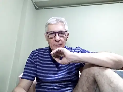 Snapshot of BIGUNCUTHARDCOCK chatting on October 2025 02:25:02 PM BIGUNCUTHARDCOCK online show from October 2025 02:25:02 PM
