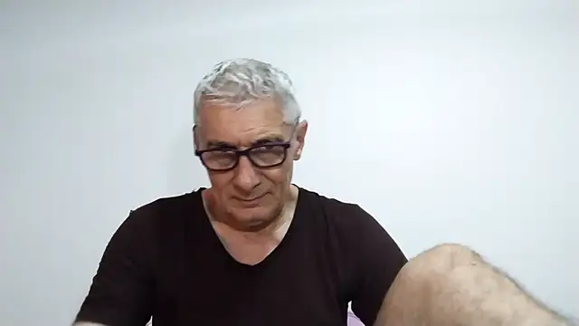 BIGUNCUTHARDCOCK online show from April 2026 01:32:02 AM