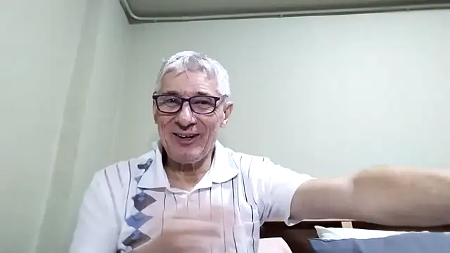 Snapshot of BIGUNCUTHARDCOCK chatting on October 2025 02:17:02 PM BIGUNCUTHARDCOCK online show from October 2025 02:17:02 PM