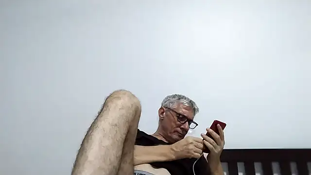 Snapshot of BIGUNCUTHARDCOCK chatting on February 2026 02:29:01 PM BIGUNCUTHARDCOCK online show from February 2026 02:29:01 PM