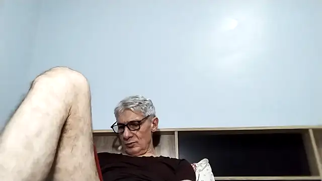 Snapshot of BIGUNCUTHARDCOCK chatting on September 2025 01:56:01 PM BIGUNCUTHARDCOCK online show from September 2025 01:56:01 PM