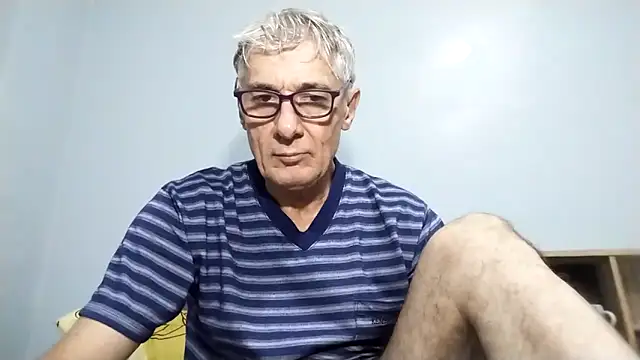 Snapshot of BIGUNCUTHARDCOCK chatting on September 2025 12:40:02 AM BIGUNCUTHARDCOCK online show from September 2025 12:40:02 AM
