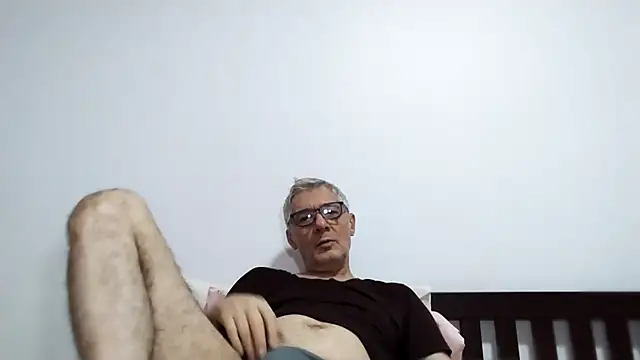 Snapshot of BIGUNCUTHARDCOCK chatting on February 2026 01:28:01 AM BIGUNCUTHARDCOCK online show from February 2026 01:28:01 AM