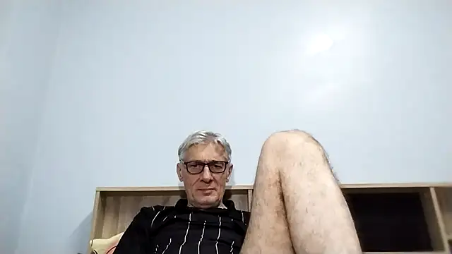 Snapshot of BIGUNCUTHARDCOCK chatting on September 2025 01:04:01 PM BIGUNCUTHARDCOCK online show from September 2025 01:04:01 PM