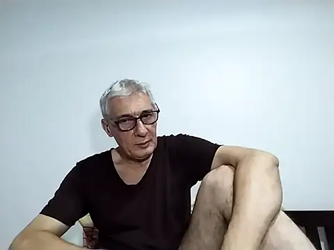 Snapshot of BIGUNCUTHARDCOCK chatting on February 2026 02:35:02 PM BIGUNCUTHARDCOCK online show from February 2026 02:35:02 PM